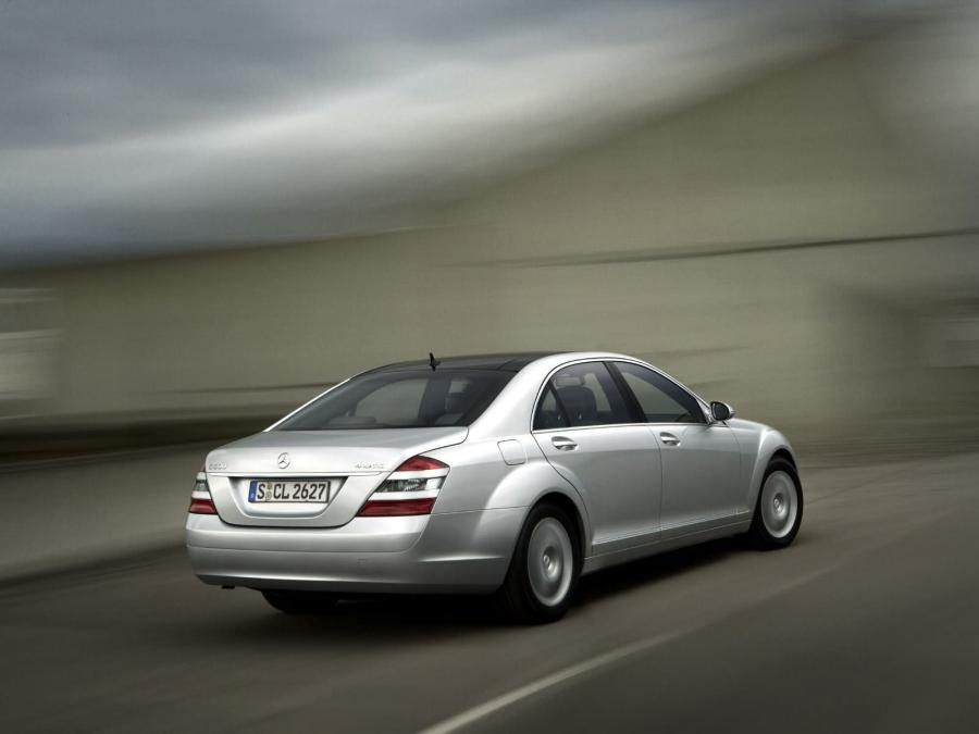  Mercedes-Benz S500 4Matic 2007 года  (фото 37 из 45)